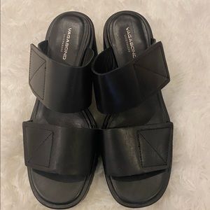 Vagabond Dioon Sandal (Size 6, Black)